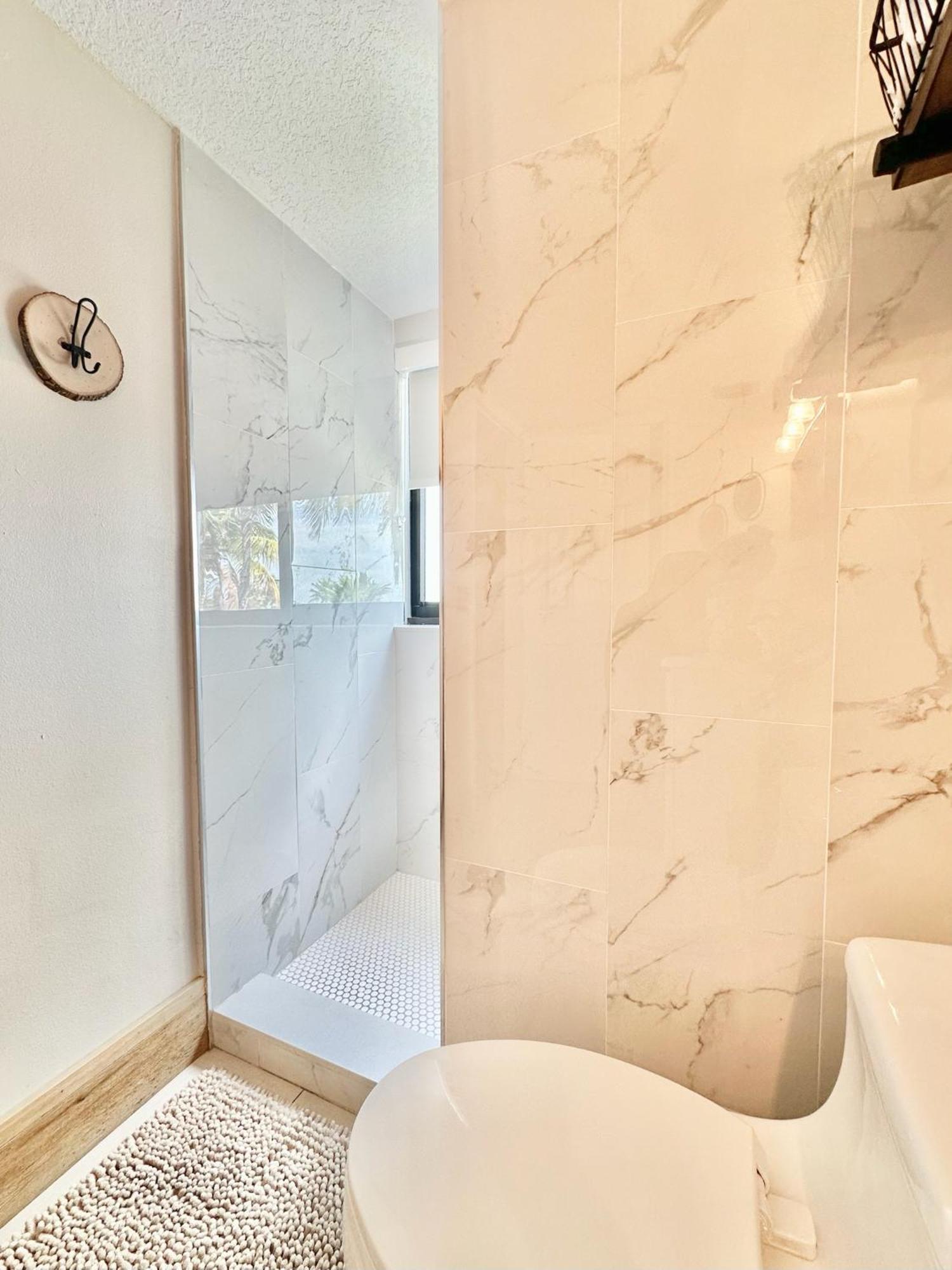 Tower 2 Master Suites, 2 Kings Beds, Marina Key Largo Bagian luar foto